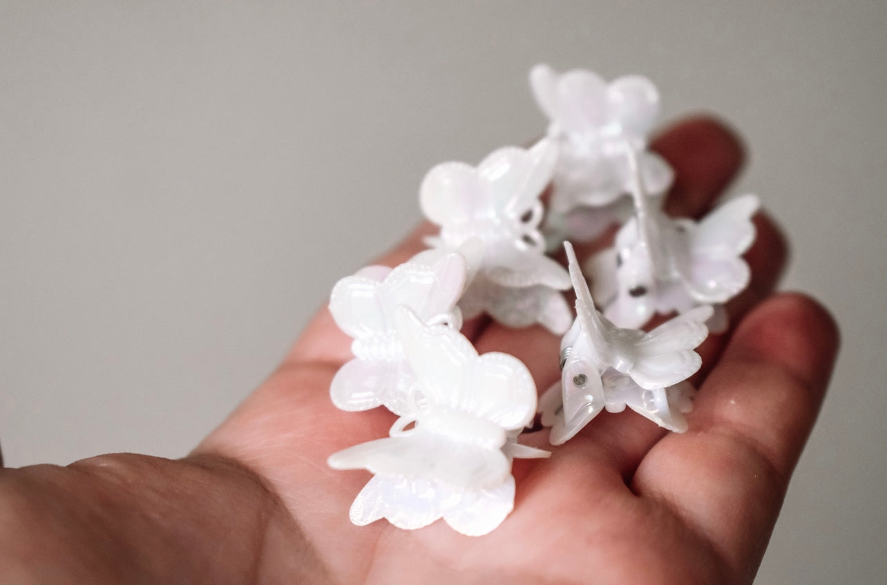 Pearl white butterfly mini claw clips