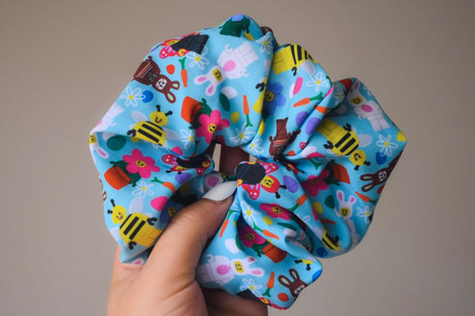 Spring blocks scrunchie