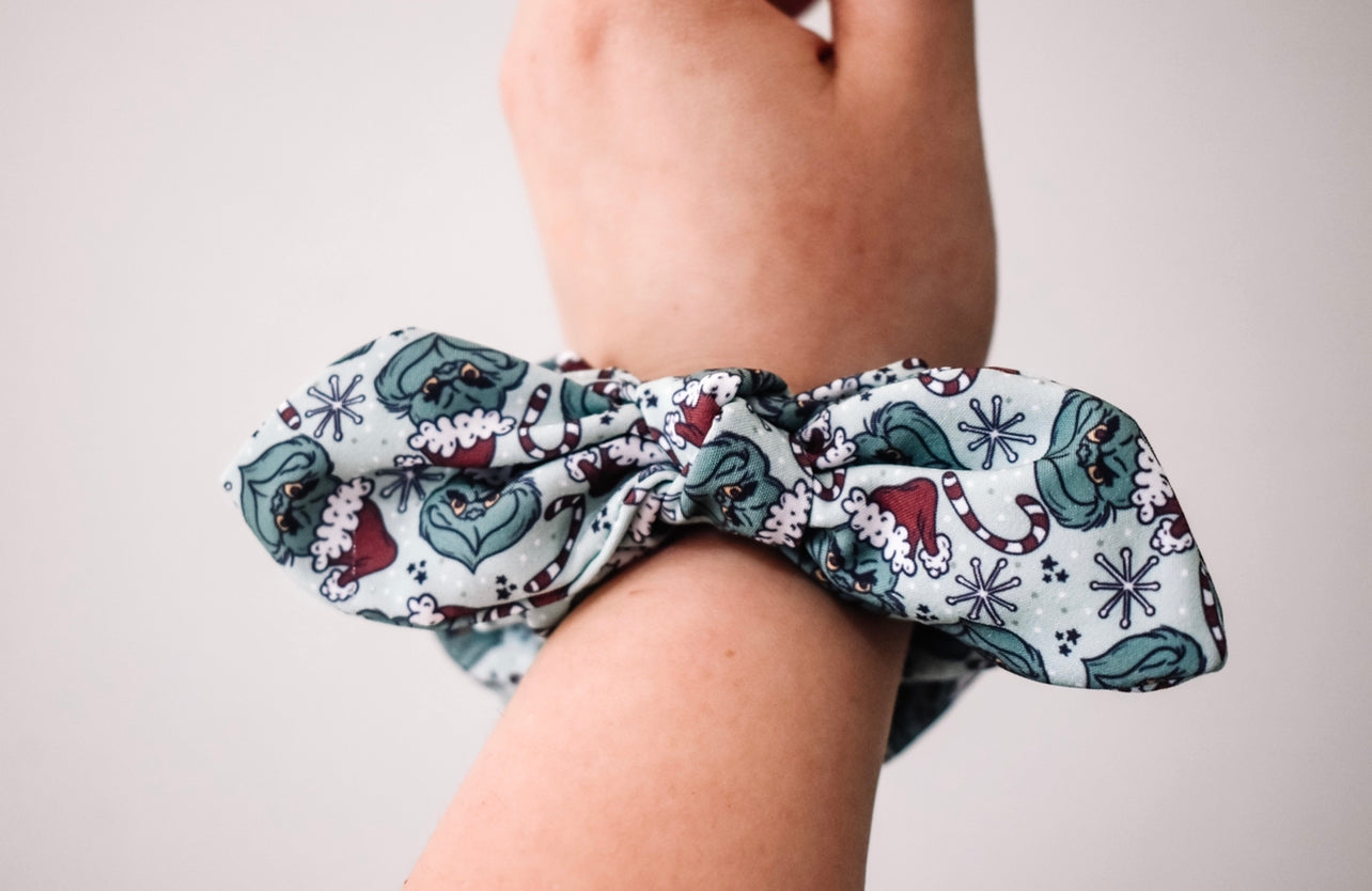 You’re a mean one twist scrunchie