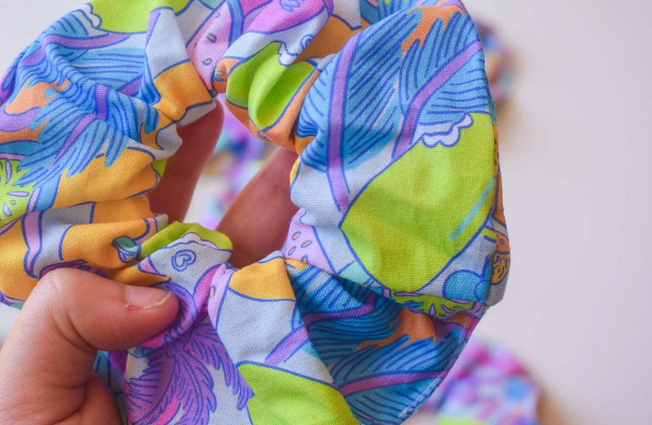 Retro splice scrunchie