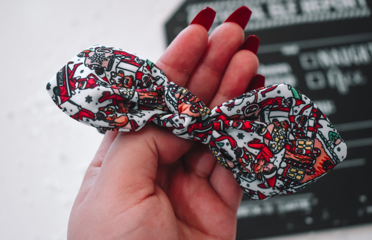 Cheeky elf twist scrunchie