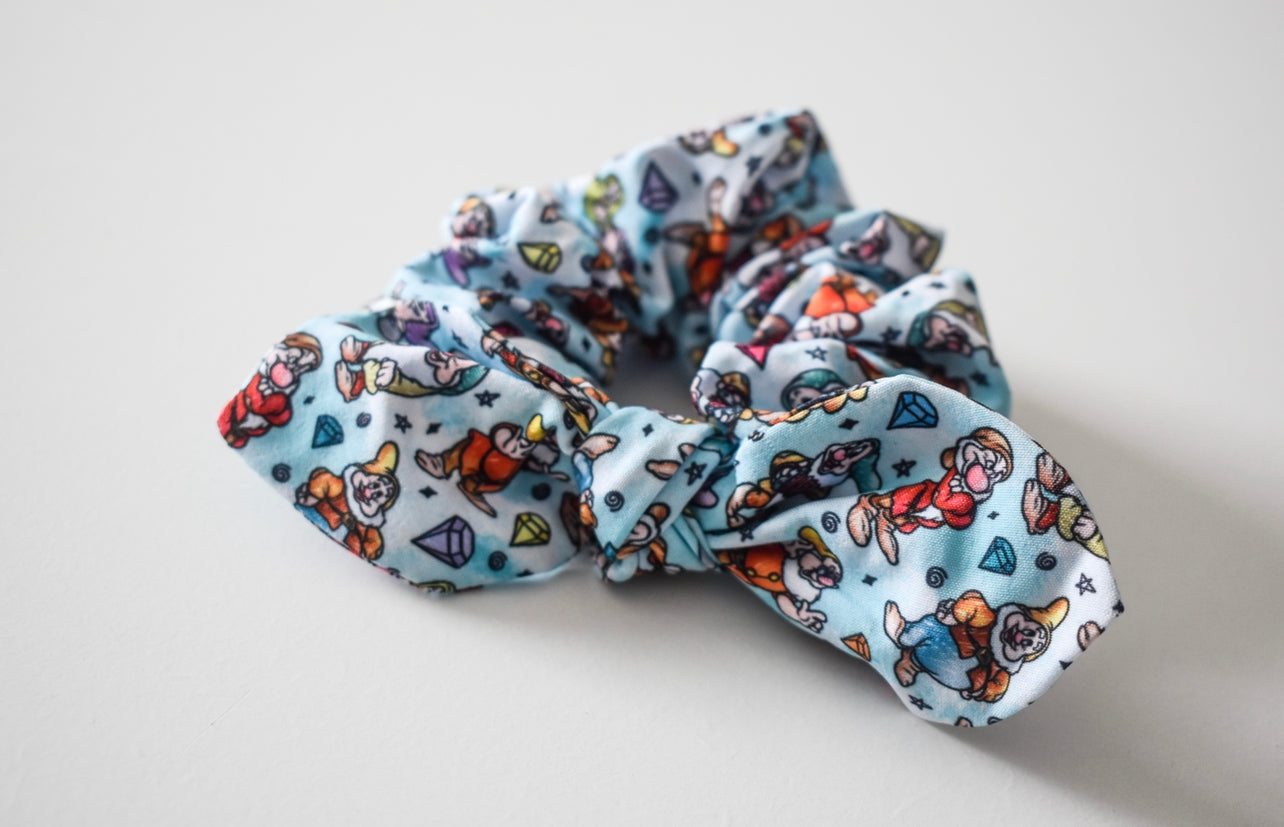 Diamond Mine Dwarfs small twist scrunchie