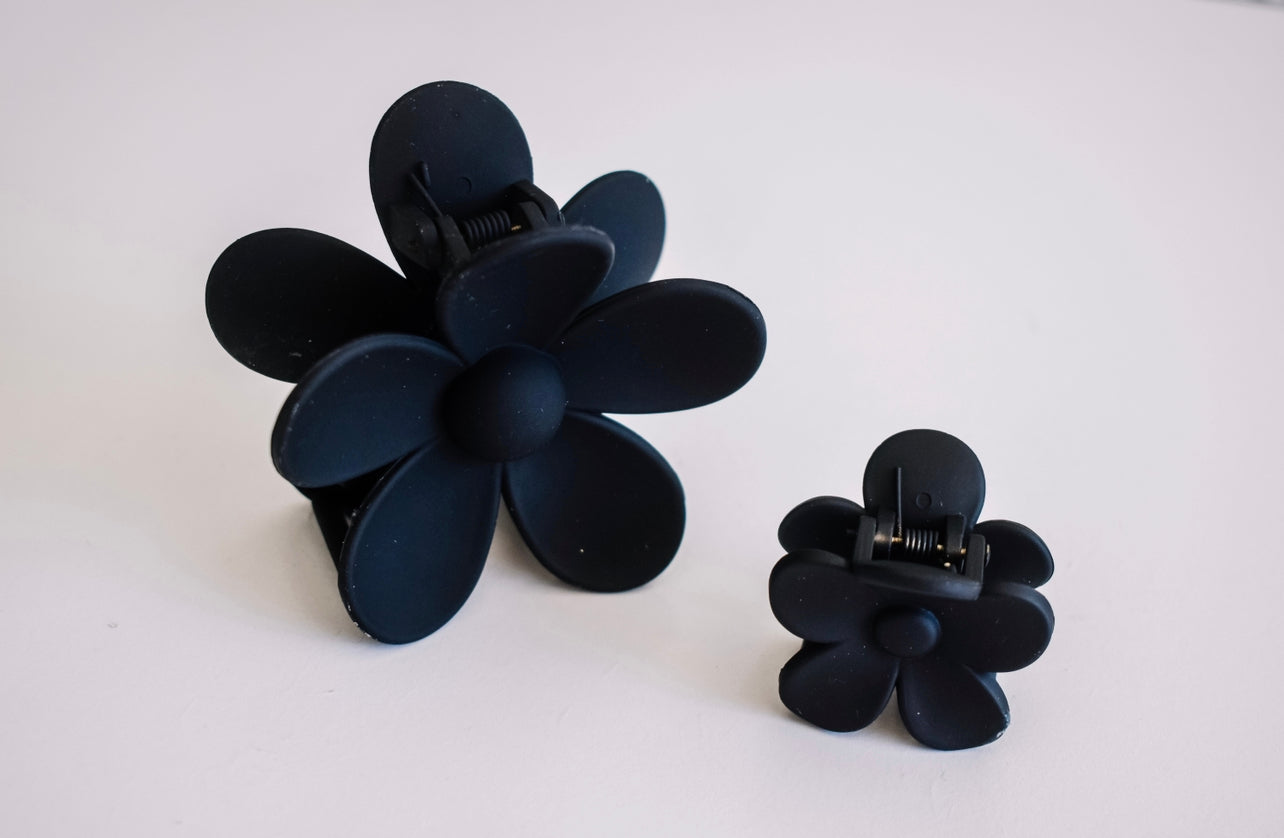 Large daisy hair claw clip BLACK