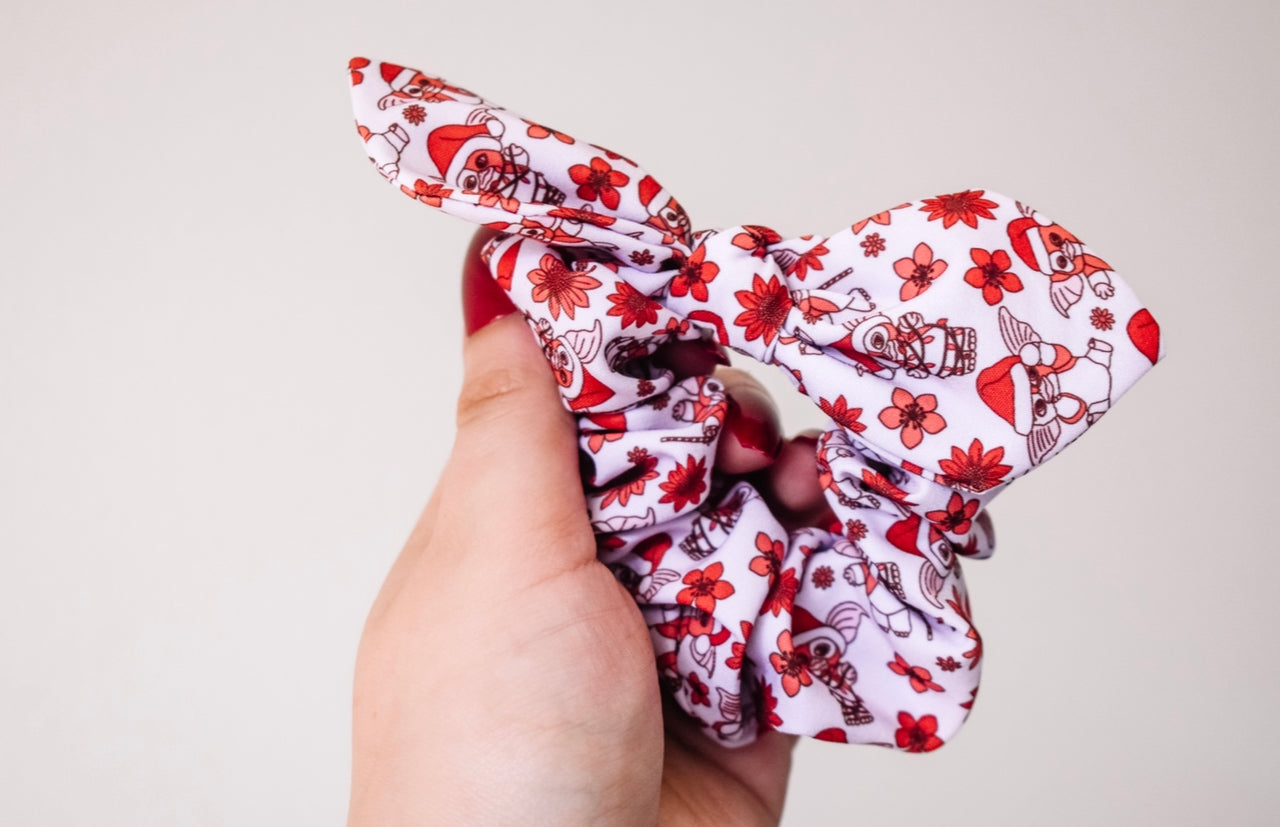 Gizmo twist scrunchie