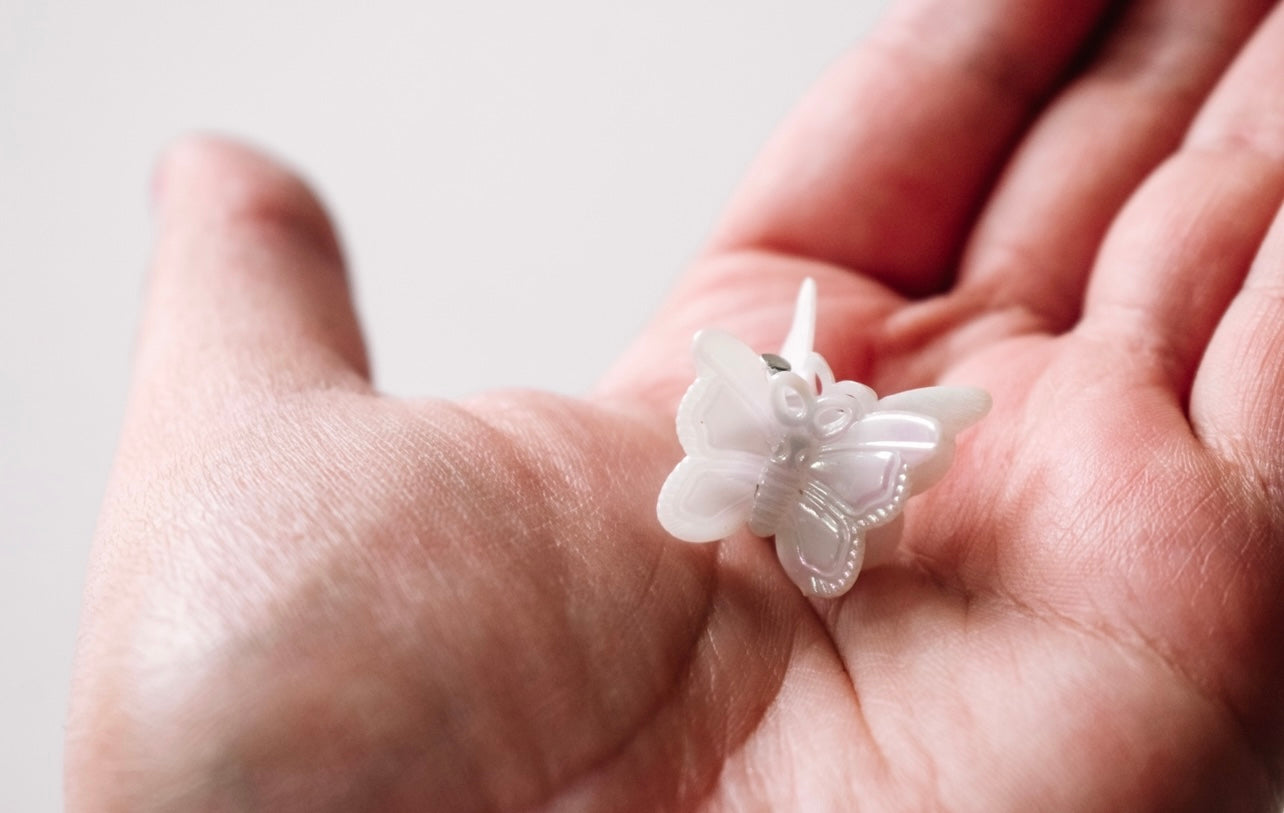 Pearl white butterfly mini claw clips