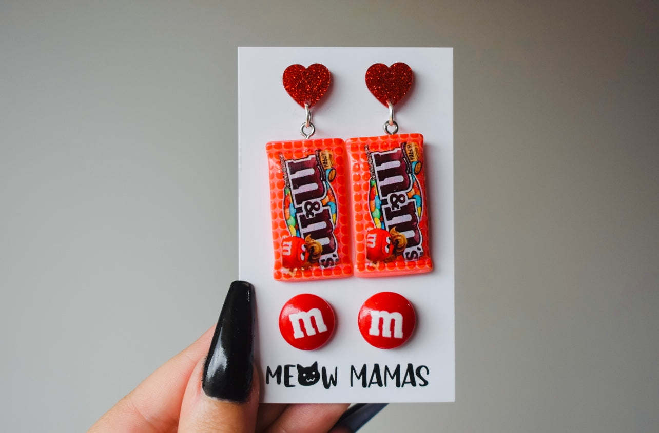 Red chocolate M dangle earring set