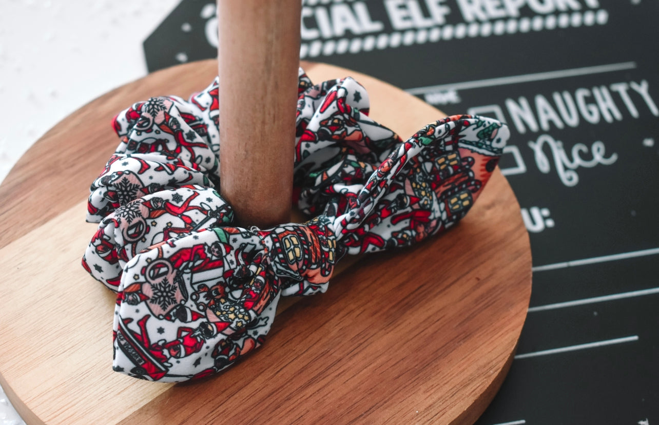 Cheeky elf twist scrunchie