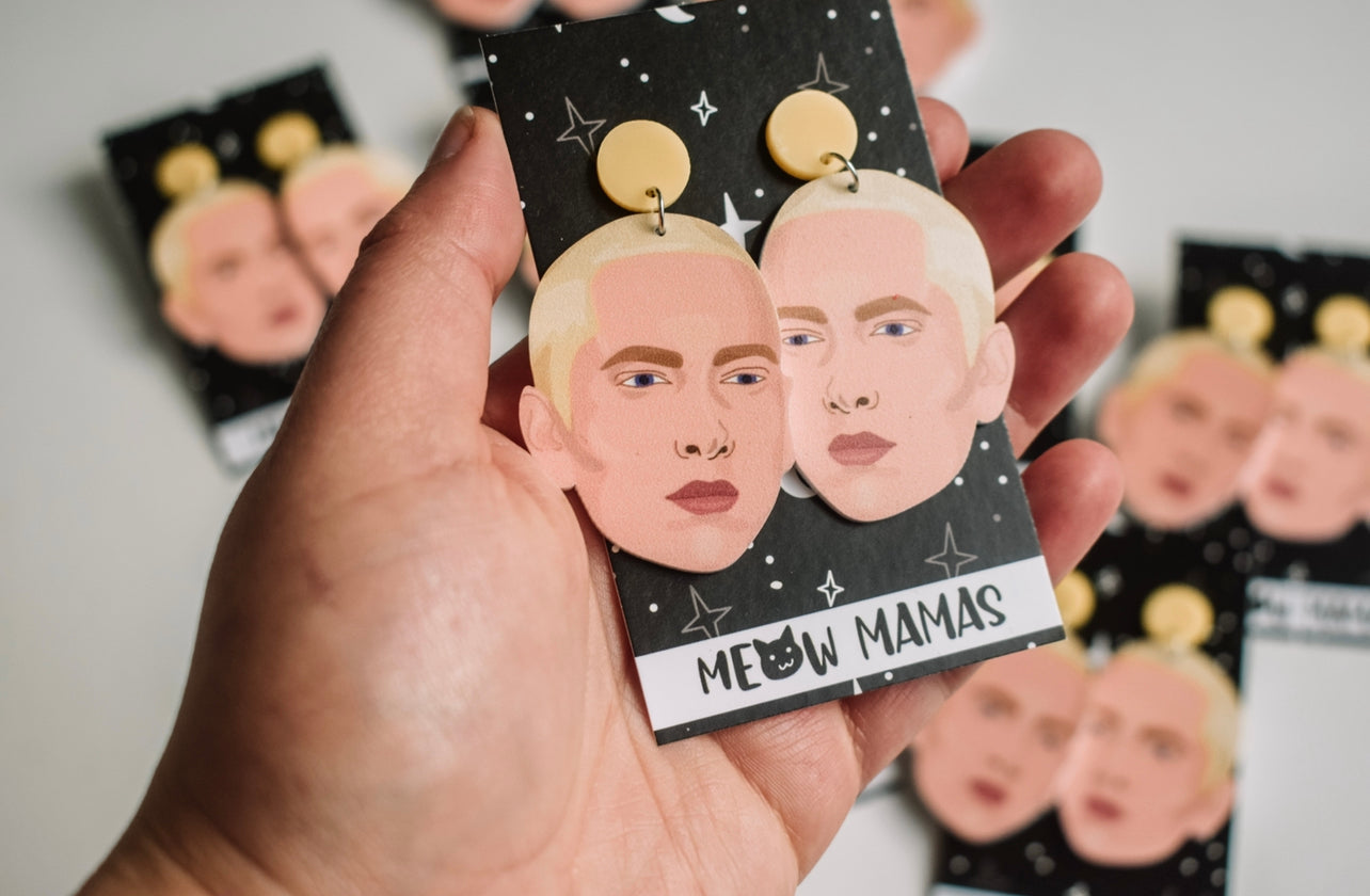 Moms spaghetti dangles