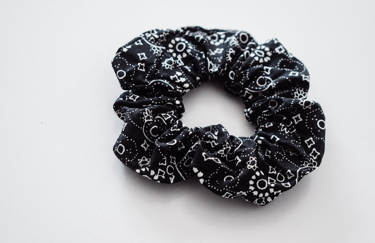 Notorious scrunchie