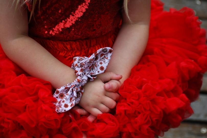 Gizmo twist scrunchie