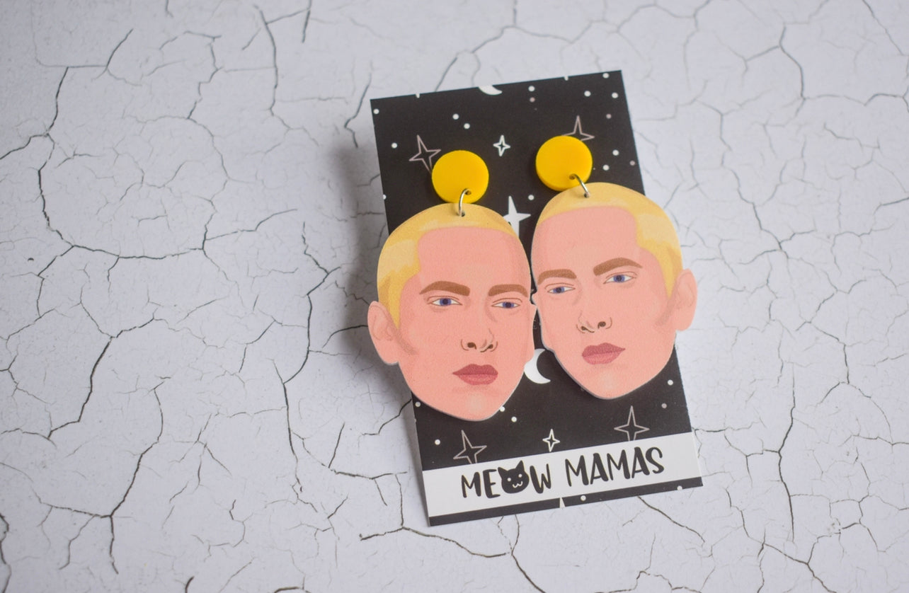 Moms spaghetti dangles