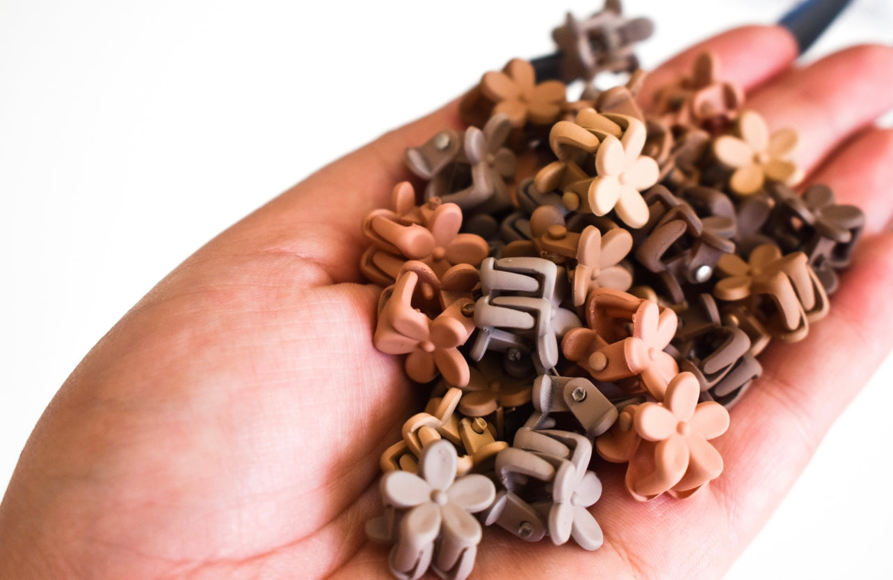 15 natural tone flower mini claw clips