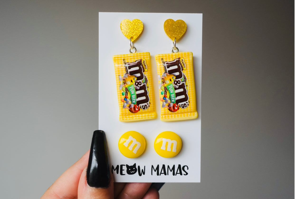 Yellow chocolate M dangle earring set