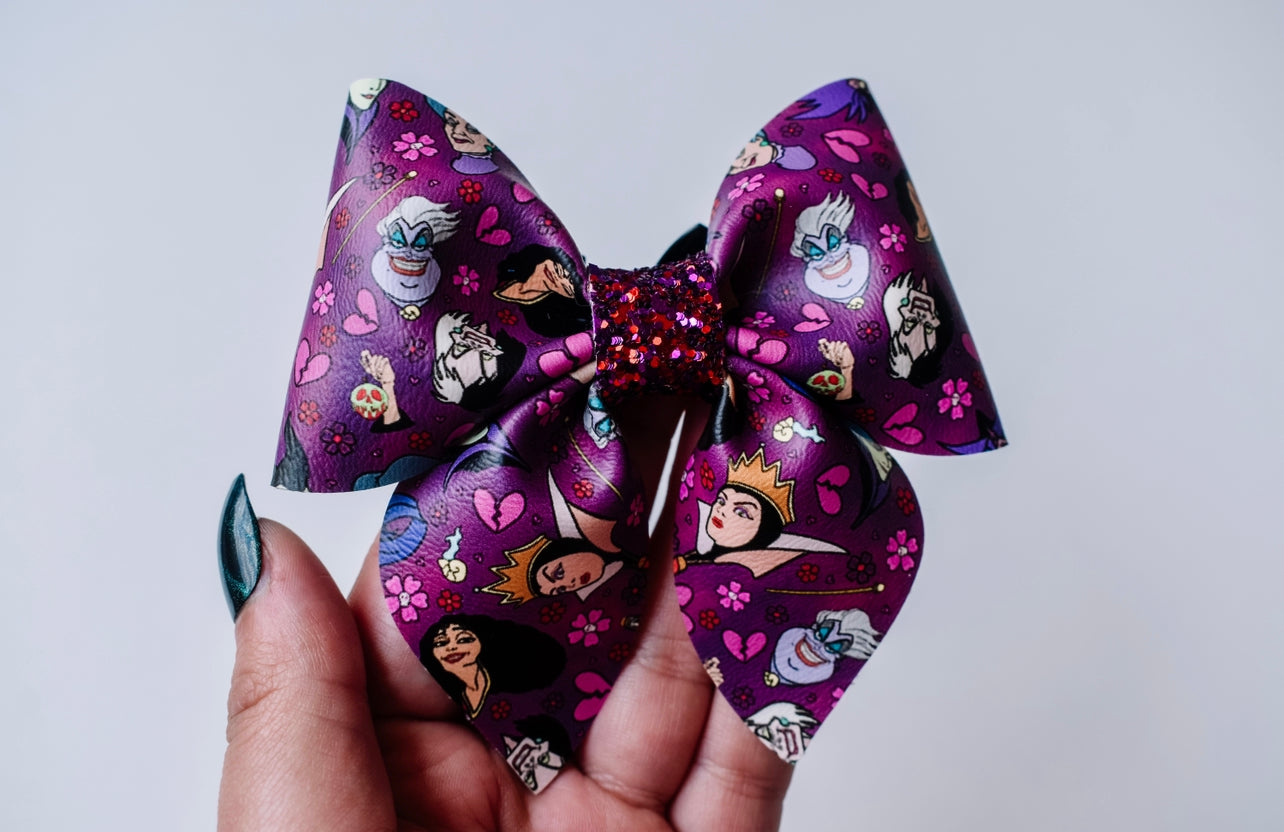 Villainous women sailor bow