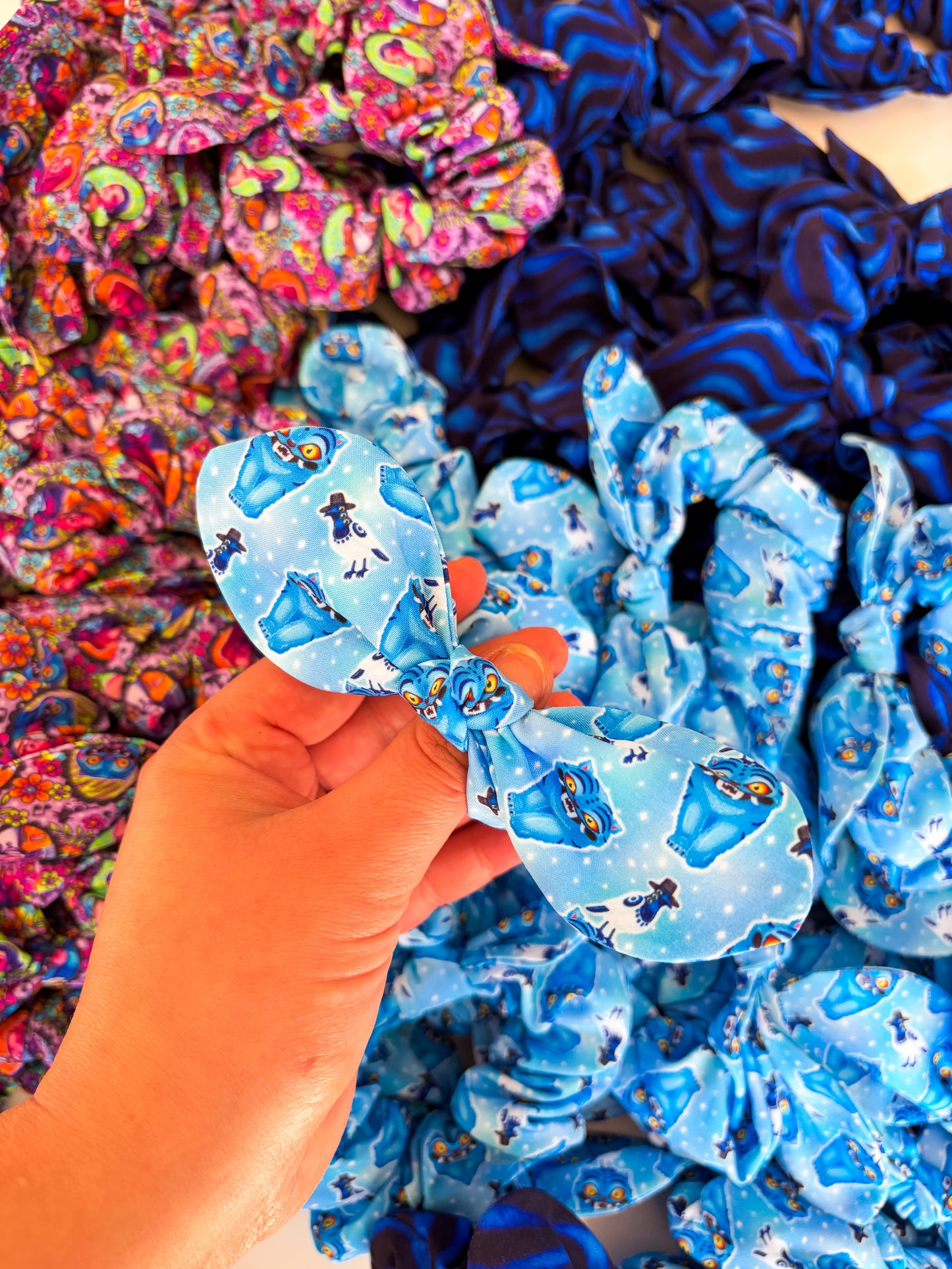 Derpy tiger small twist scrunchie