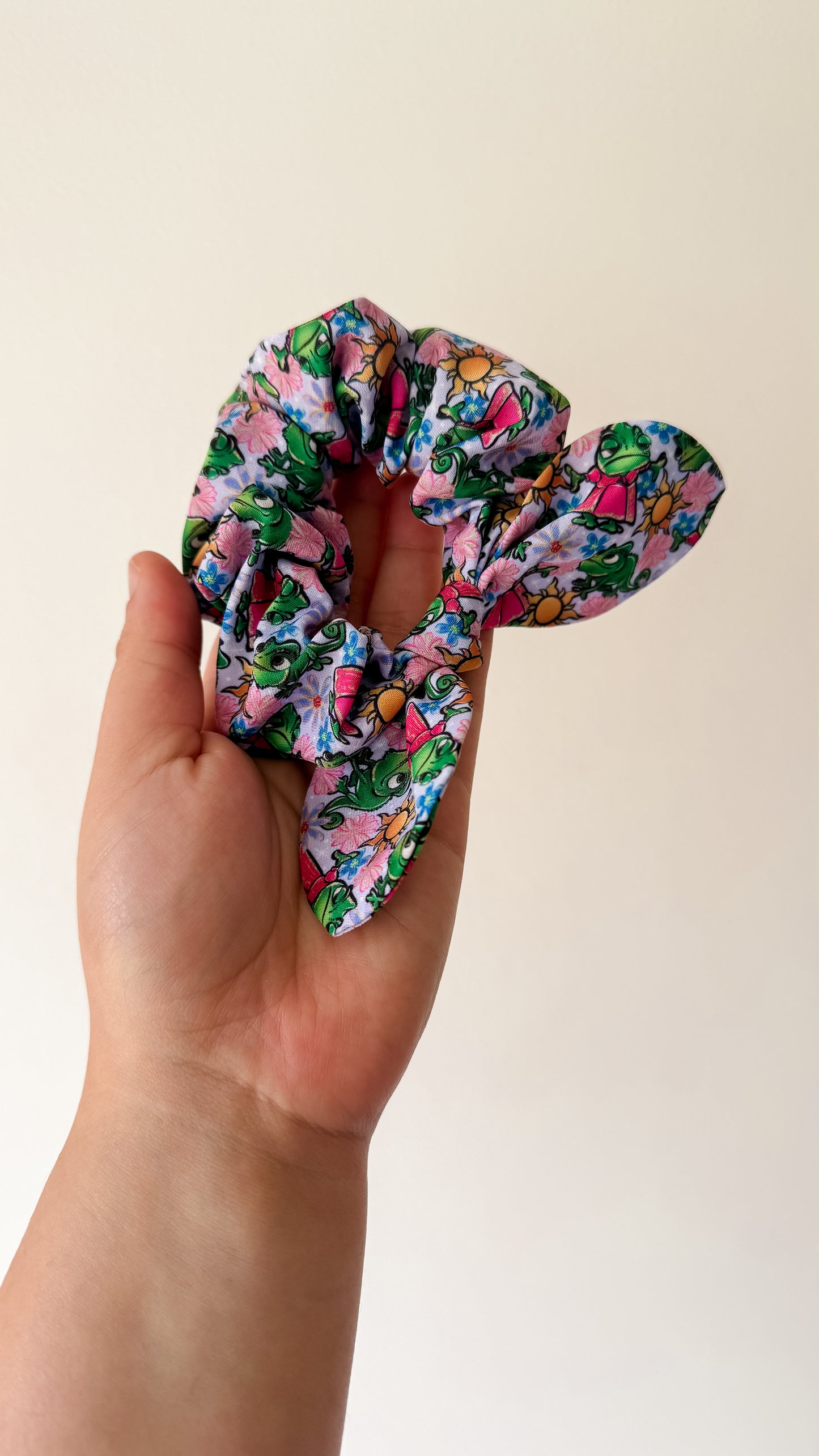 Pascal small twist scrunchie