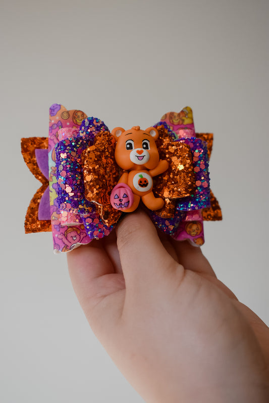 Scare bear orange clay bow