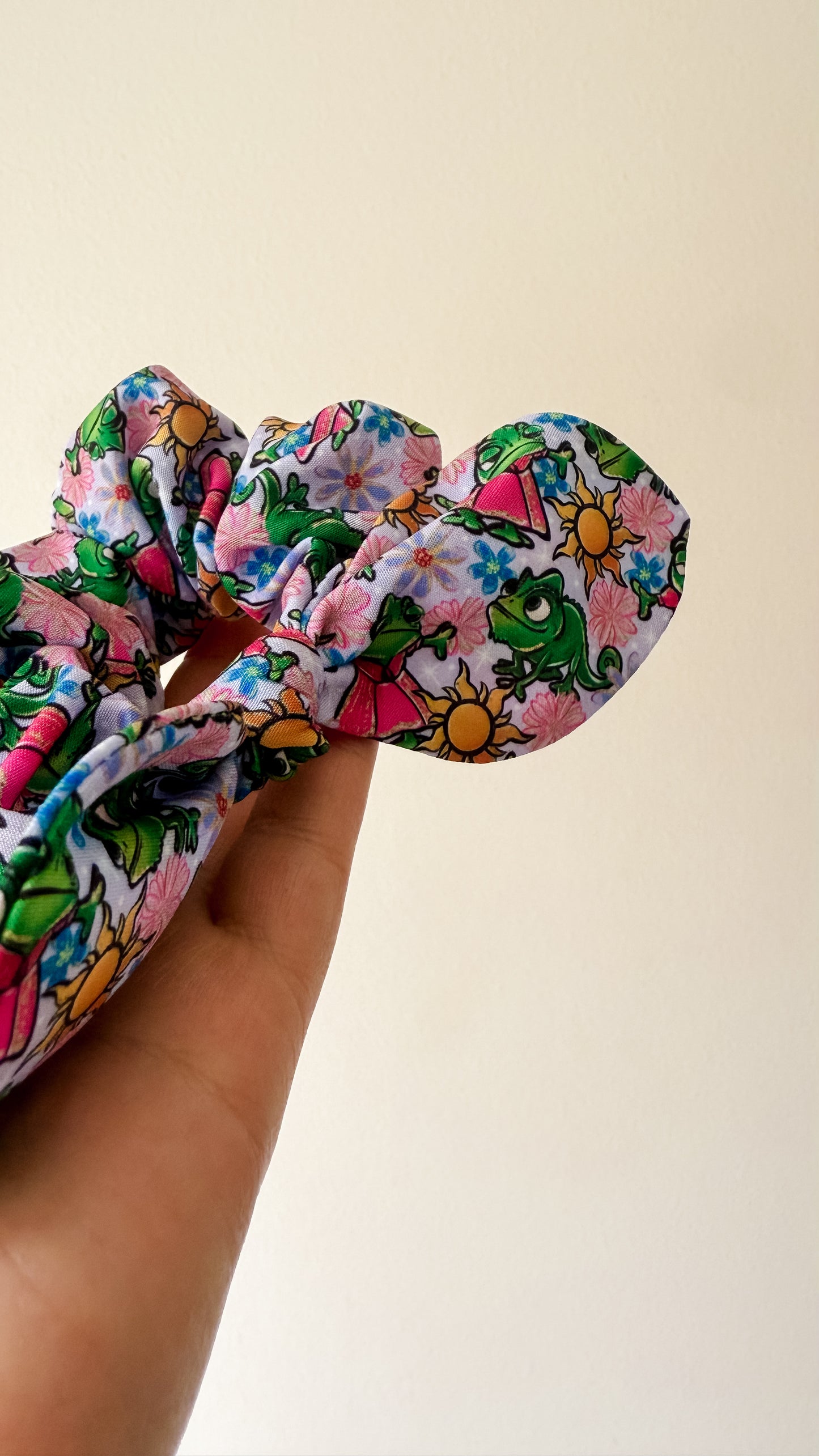 Pascal small twist scrunchie