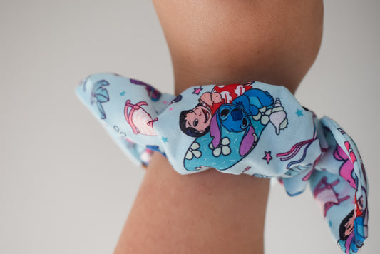 Summer stitch twist scrunchie