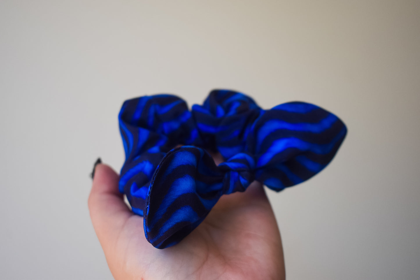 Derpy tiger fur small twist scrunchie