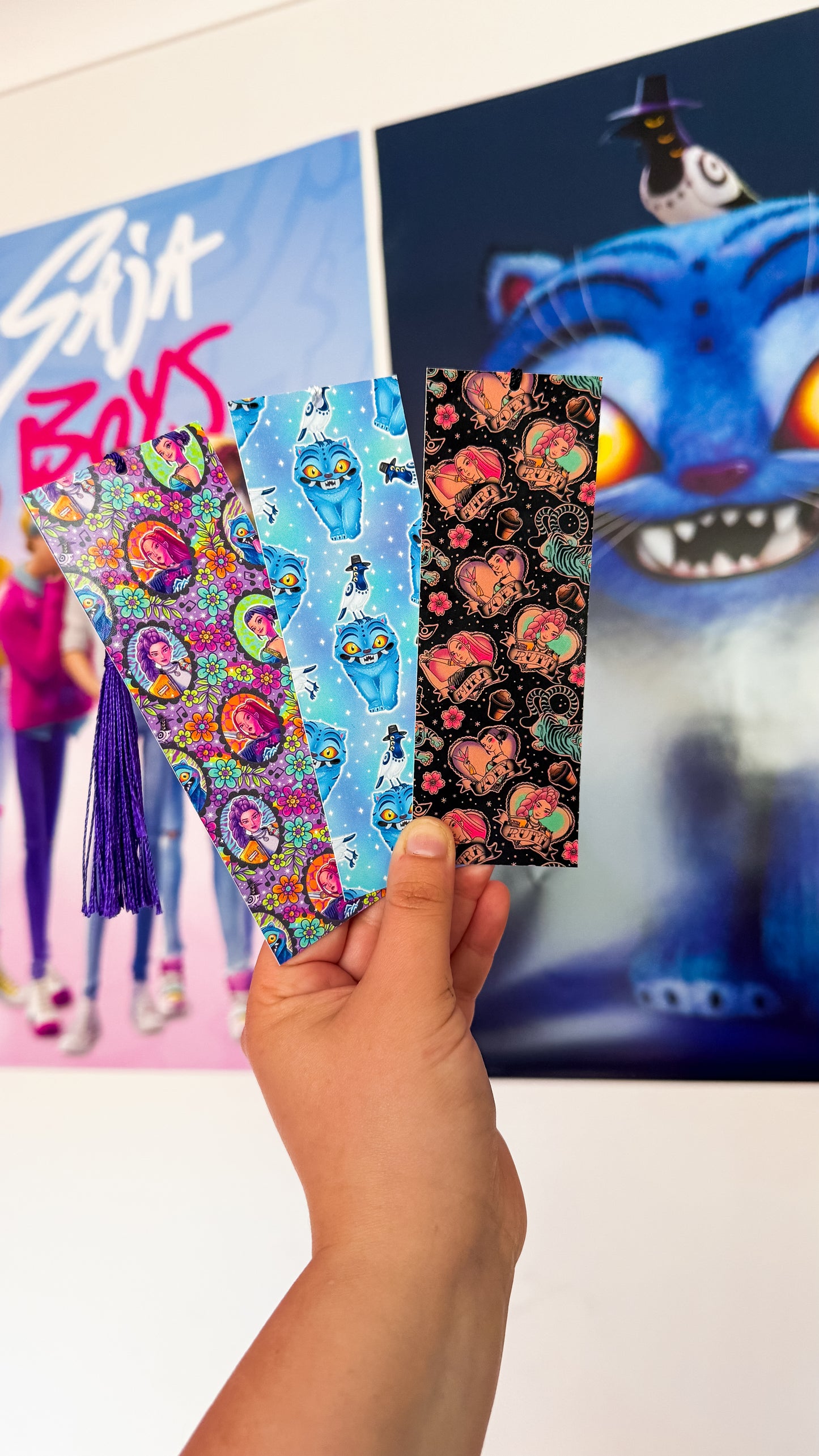 K pop vibrant bookmark