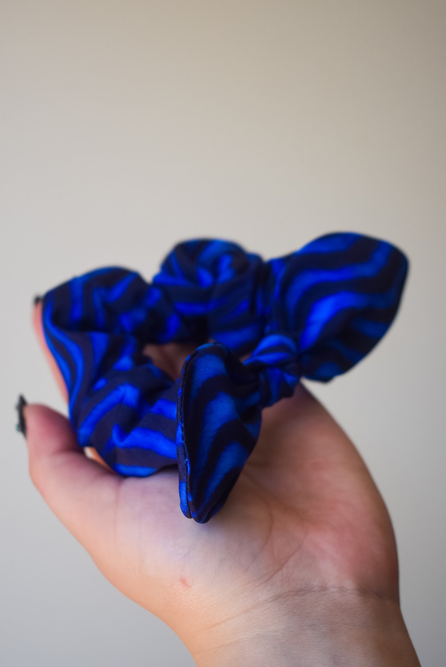 Derpy tiger fur small twist scrunchie