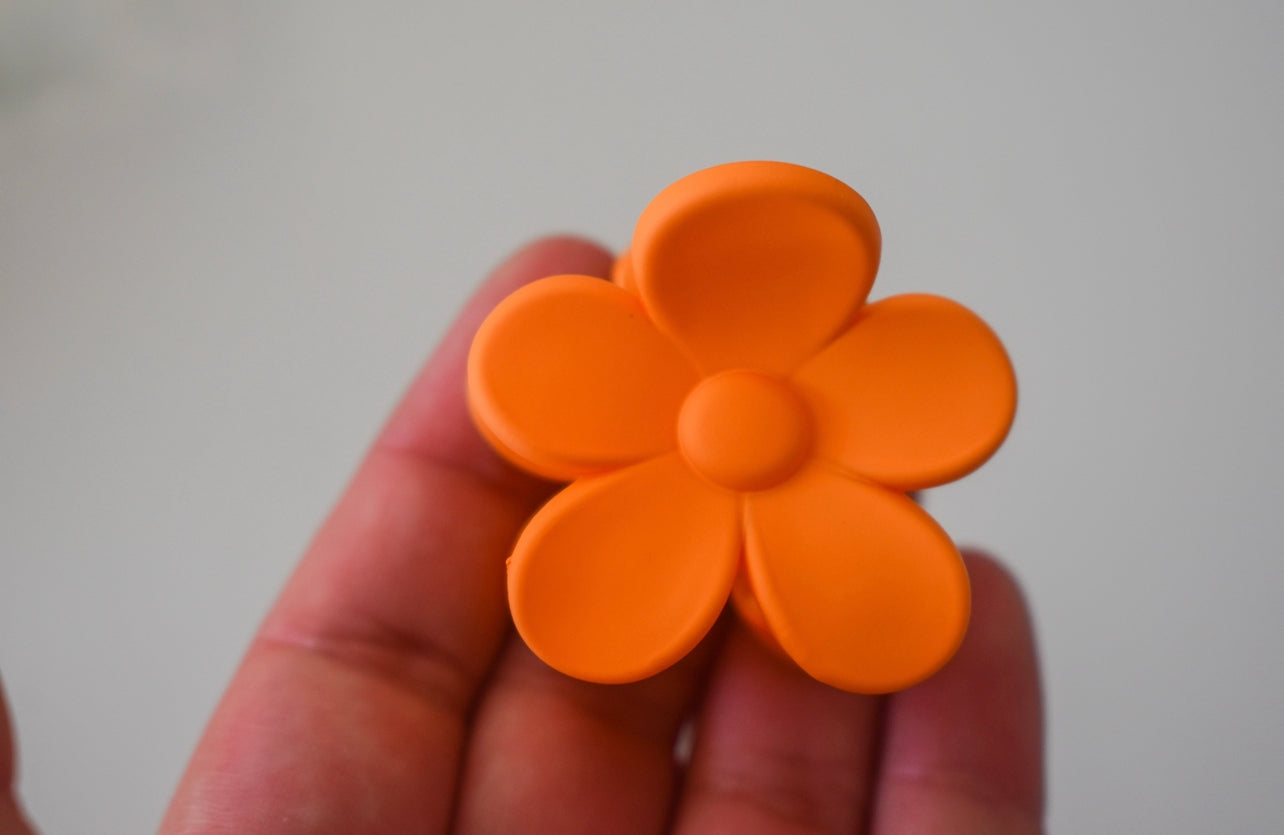 Miniature daisy hair claw clip ORANGE