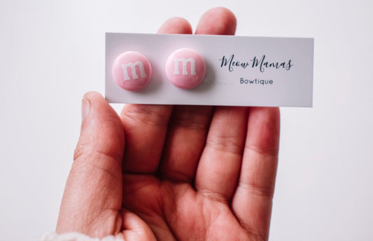 Light pink chocolate M stud earrings