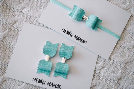 Turquoise petite bow