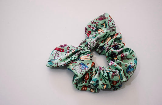 Buddy twist scrunchie